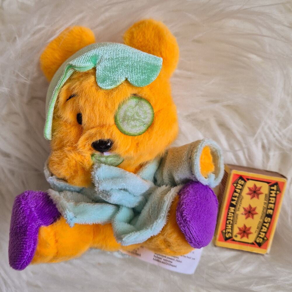 Disney Winnie the Pooh Hunny Hugs Spa Pooh Mystery Plush Collectible - Picture 8 of 8